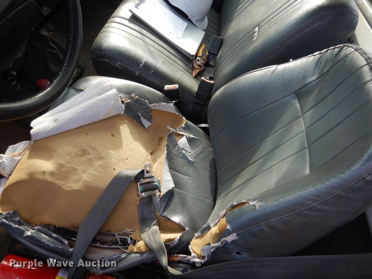 image for item HU9815 2002 GMC C7500  dump flatbed truck