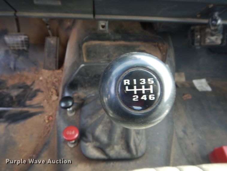 image for item HU9815 2002 GMC C7500  dump flatbed truck