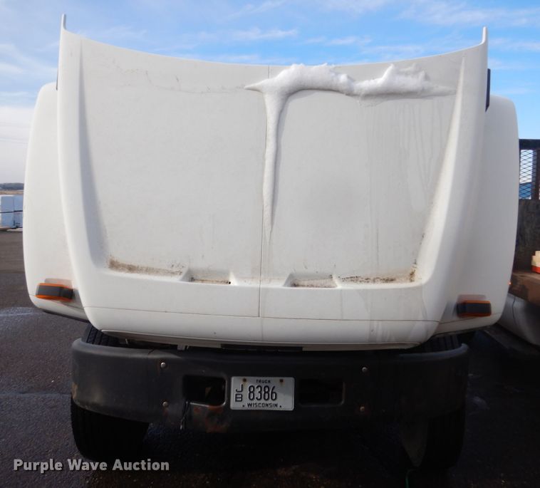 image for item HU9815 2002 GMC C7500  dump flatbed truck