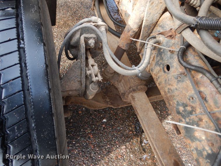 image for item HU9815 2002 GMC C7500  dump flatbed truck