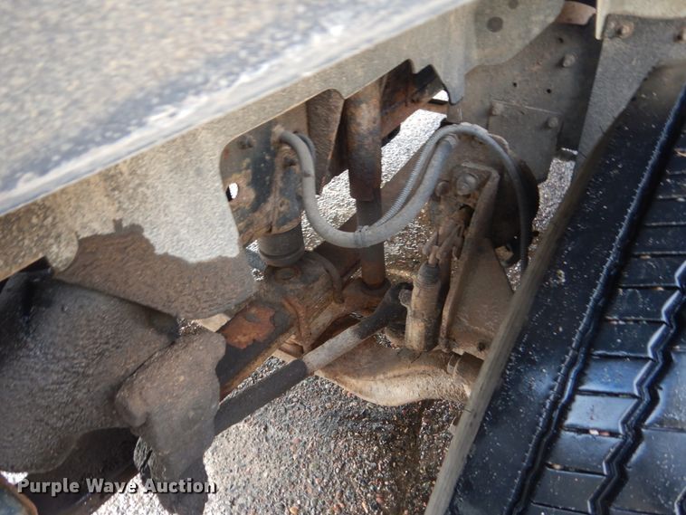 image for item HU9815 2002 GMC C7500  dump flatbed truck