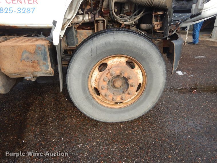 image for item HU9815 2002 GMC C7500  dump flatbed truck