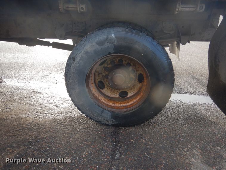 image for item HU9815 2002 GMC C7500  dump flatbed truck