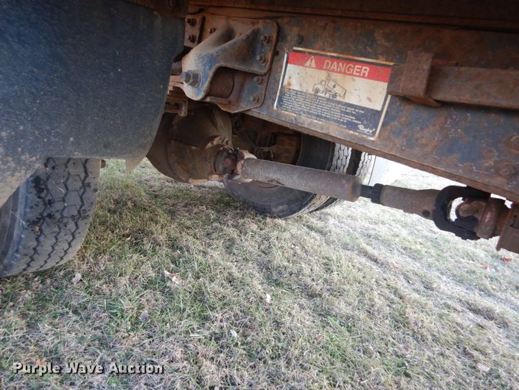 image for item HU9819 2002 Chevrolet C6500  dump flatbed truck