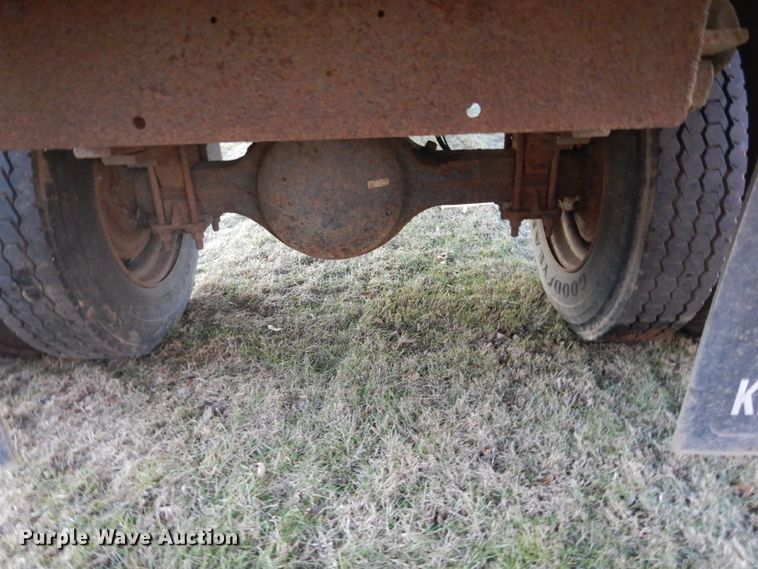 image for item HU9819 2002 Chevrolet C6500  dump flatbed truck