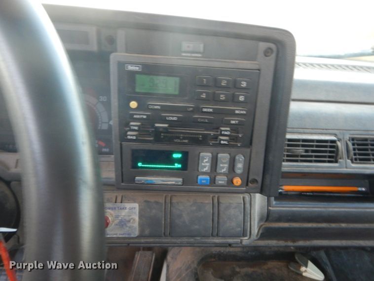 image for item HU9819 2002 Chevrolet C6500  dump flatbed truck