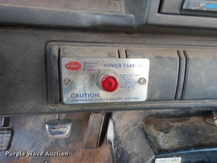 image for item HU9819 2002 Chevrolet C6500  dump flatbed truck