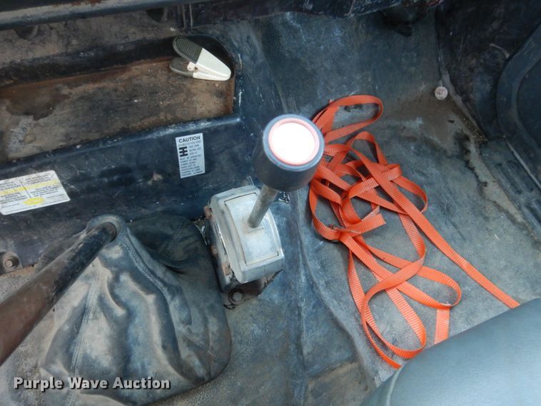 image for item HU9819 2002 Chevrolet C6500  dump flatbed truck