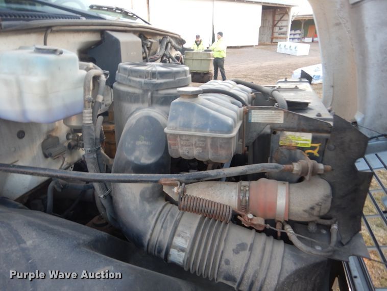 image for item HU9819 2002 Chevrolet C6500  dump flatbed truck