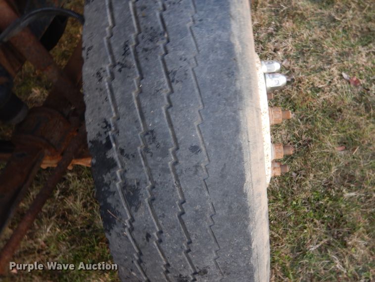 image for item HU9819 2002 Chevrolet C6500  dump flatbed truck