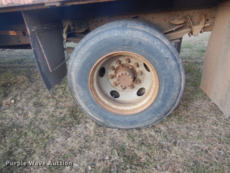 image for item HU9819 2002 Chevrolet C6500  dump flatbed truck