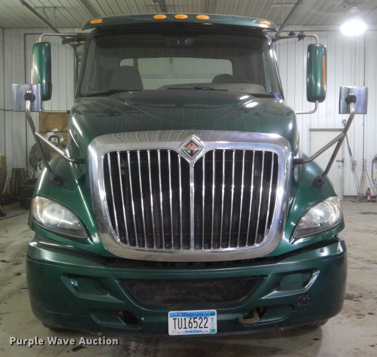 image for item HU9824 2012 International ProStar  semi truck