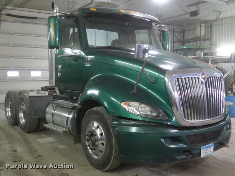 image for item HU9824 2012 International ProStar  semi truck