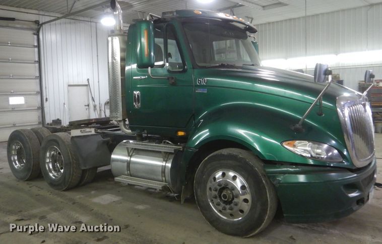 image for item HU9824 2012 International ProStar  semi truck