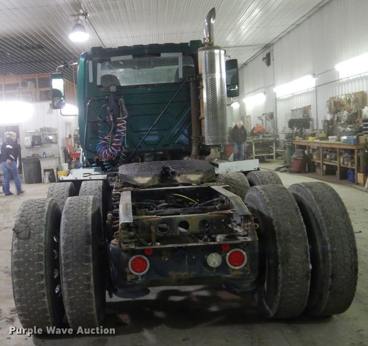 image for item HU9824 2012 International ProStar  semi truck