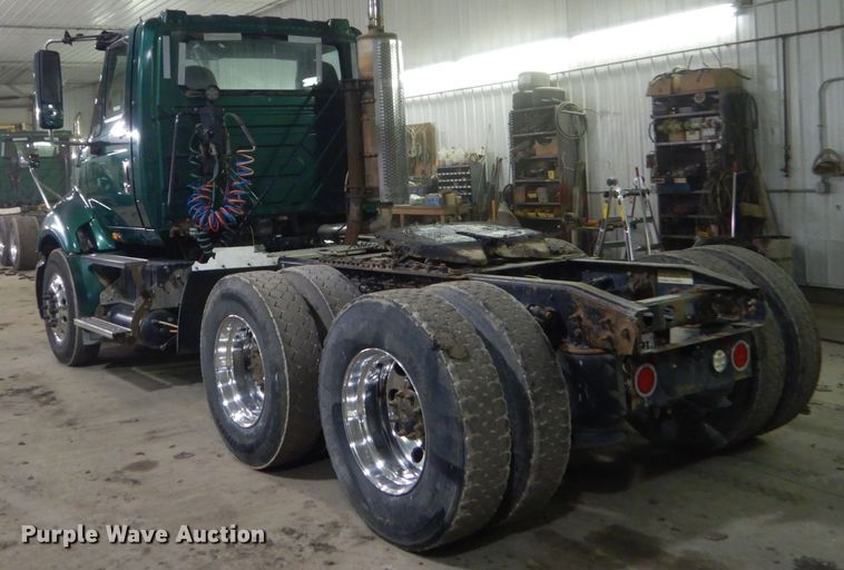 image for item HU9824 2012 International ProStar  semi truck