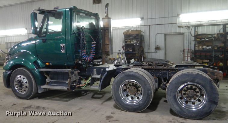 image for item HU9824 2012 International ProStar  semi truck