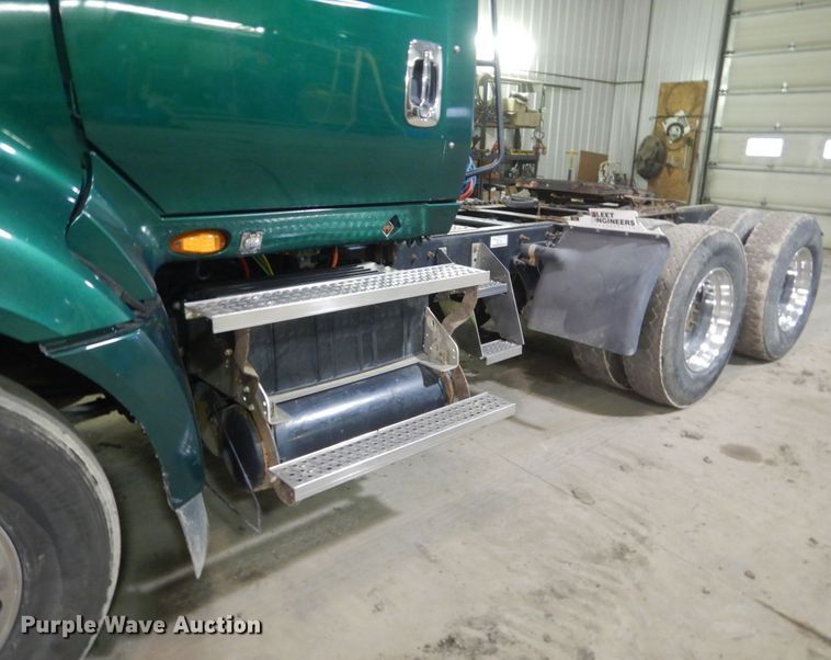 image for item HU9824 2012 International ProStar  semi truck