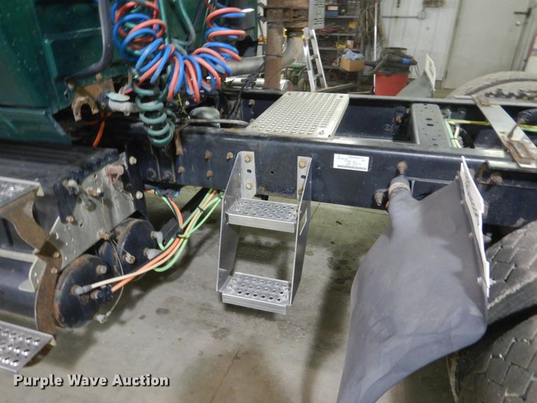 image for item HU9824 2012 International ProStar  semi truck