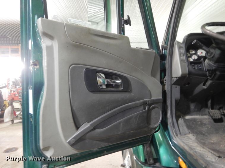 image for item HU9824 2012 International ProStar  semi truck