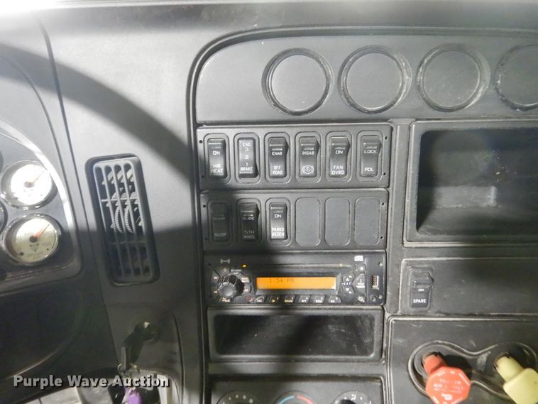 image for item HU9824 2012 International ProStar  semi truck