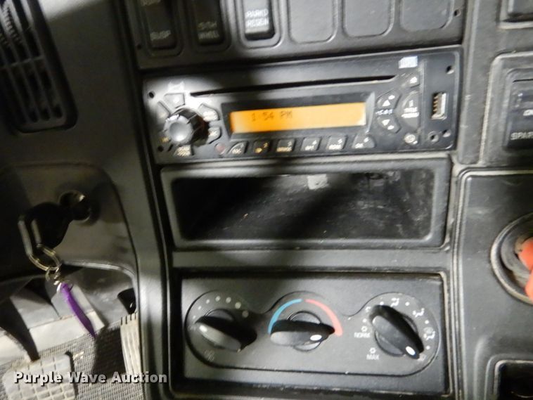 image for item HU9824 2012 International ProStar  semi truck