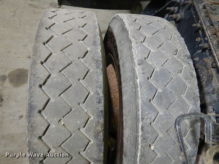 image for item HU9824 2012 International ProStar  semi truck