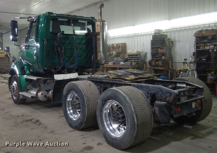 image for item HU9825 2014 International ProStar  semi truck