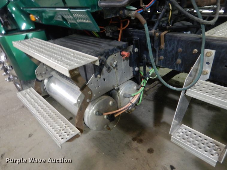 image for item HU9825 2014 International ProStar  semi truck