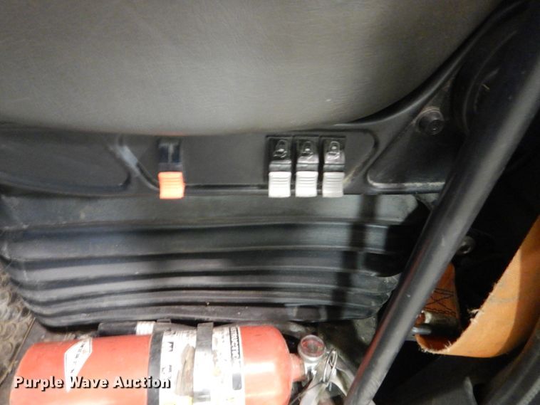 image for item HU9825 2014 International ProStar  semi truck