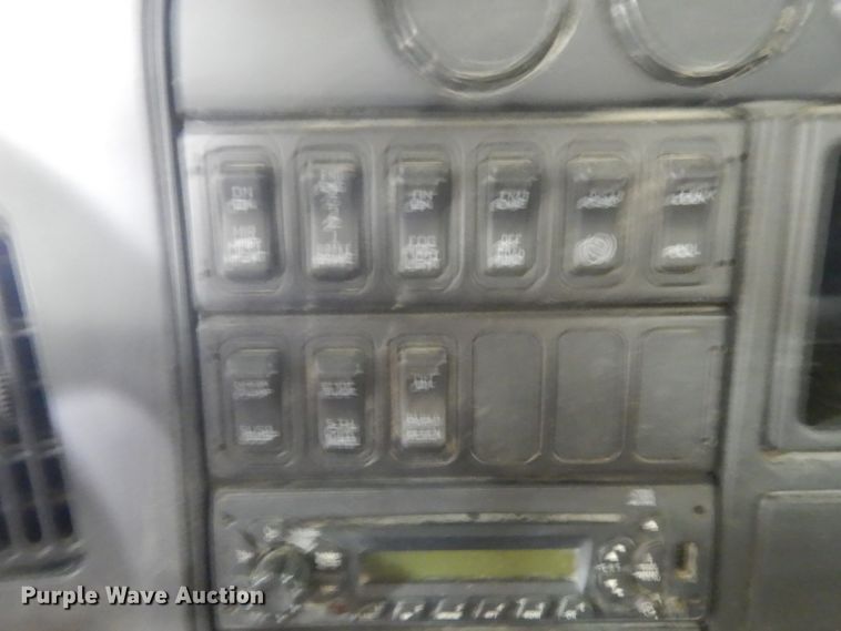 image for item HU9825 2014 International ProStar  semi truck