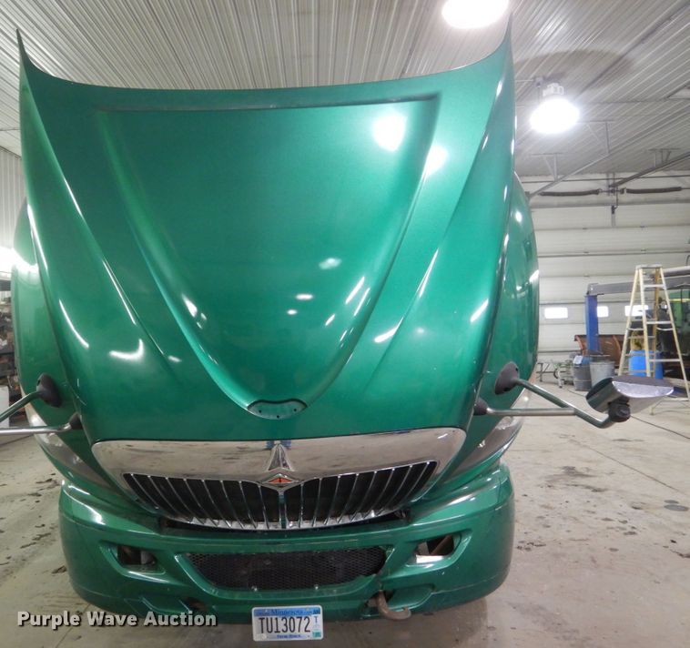 image for item HU9825 2014 International ProStar  semi truck