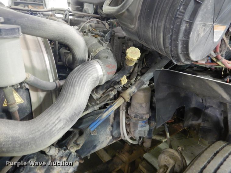 image for item HU9825 2014 International ProStar  semi truck