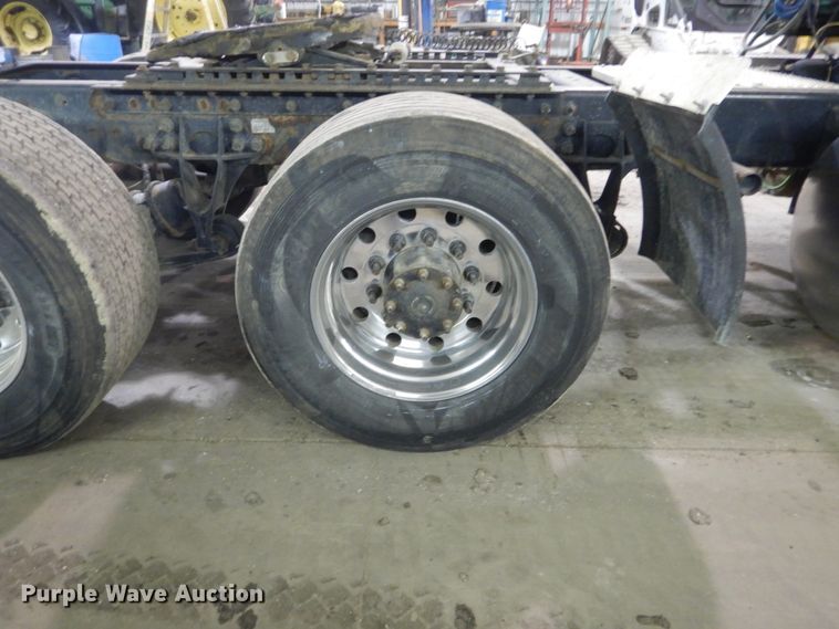 image for item HU9825 2014 International ProStar  semi truck