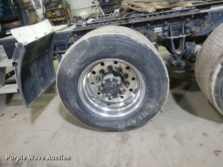 image for item HU9825 2014 International ProStar  semi truck