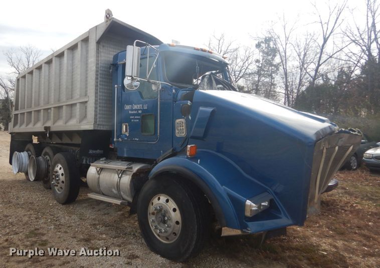 image for item HV9546 2000 Kenworth T800  dump truck