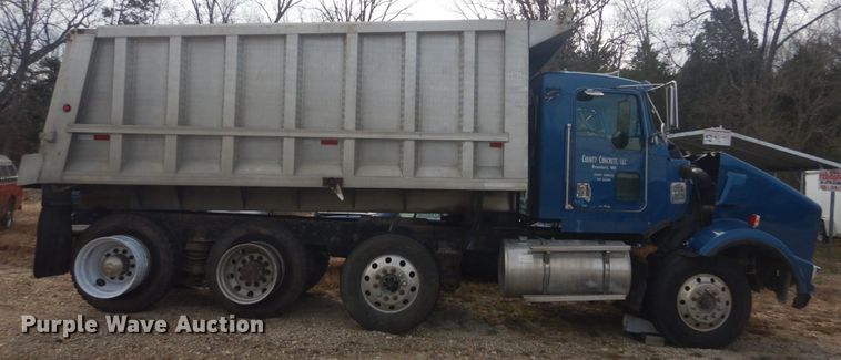 image for item HV9546 2000 Kenworth T800  dump truck