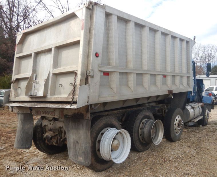 image for item HV9546 2000 Kenworth T800  dump truck