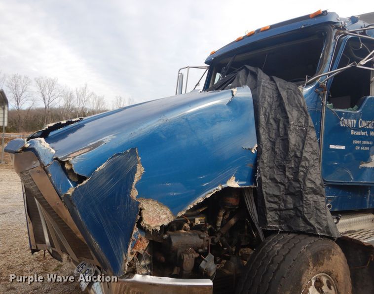 image for item HV9546 2000 Kenworth T800  dump truck