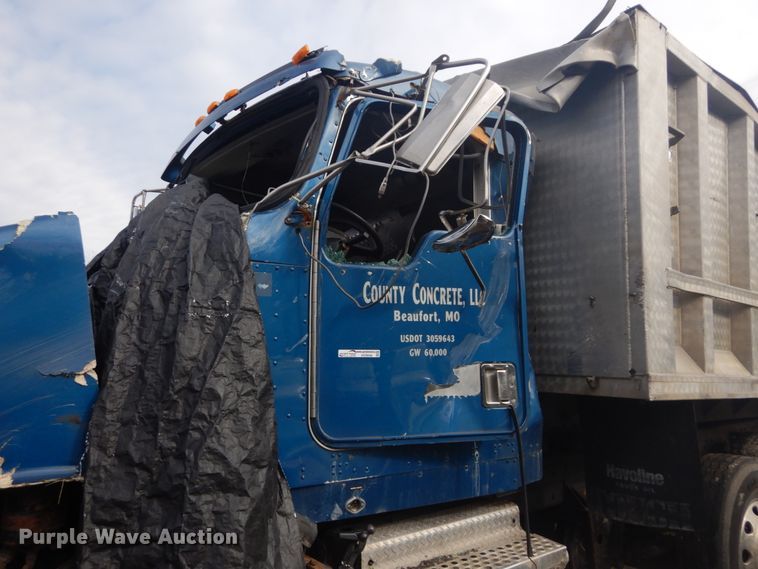 image for item HV9546 2000 Kenworth T800  dump truck