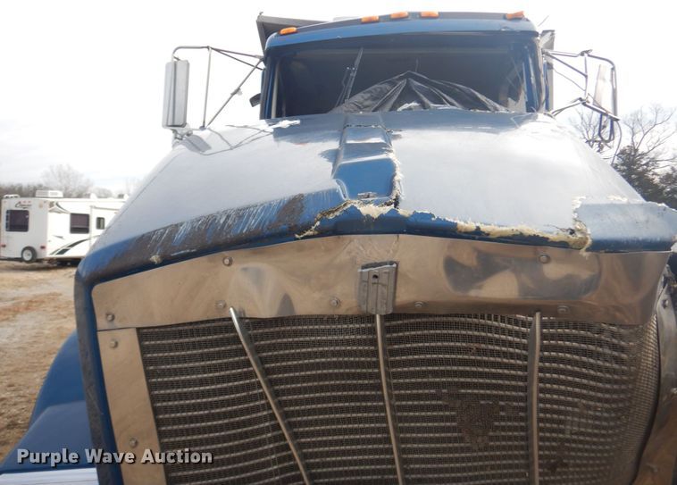 image for item HV9546 2000 Kenworth T800  dump truck