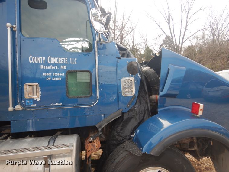 image for item HV9546 2000 Kenworth T800  dump truck