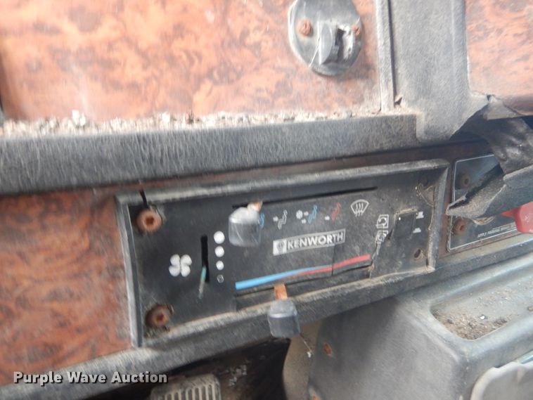 image for item HV9546 2000 Kenworth T800  dump truck