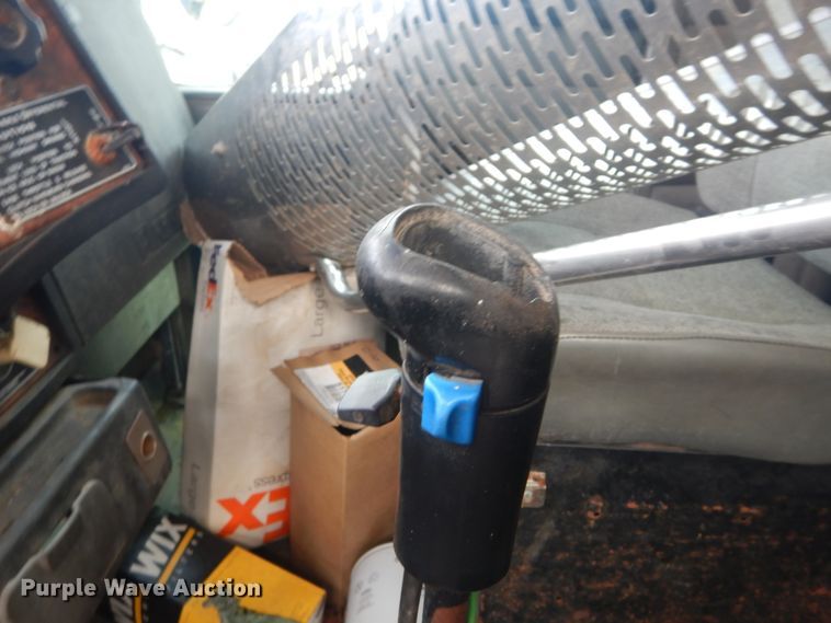 image for item HV9546 2000 Kenworth T800  dump truck