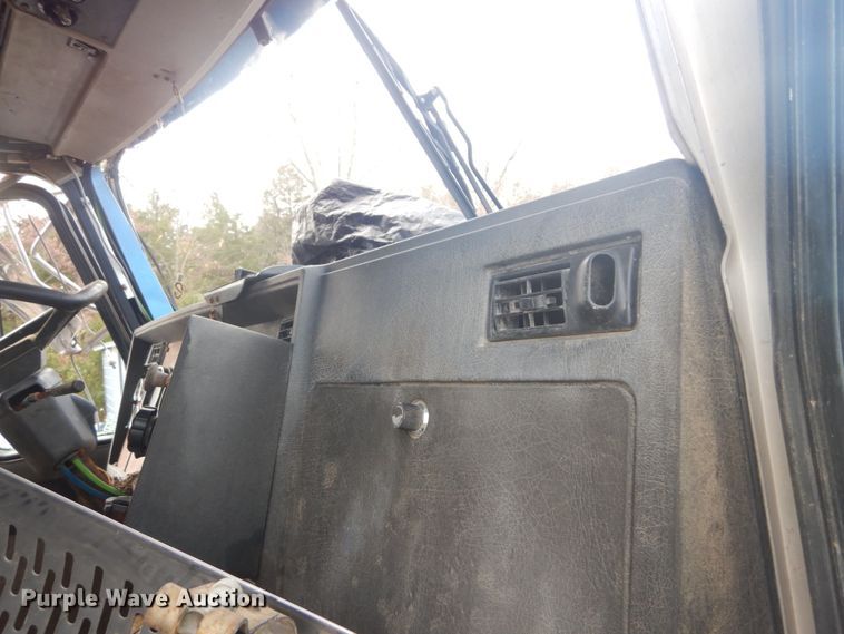 image for item HV9546 2000 Kenworth T800  dump truck