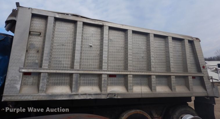 image for item HV9546 2000 Kenworth T800  dump truck