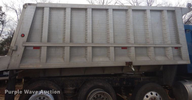 image for item HV9546 2000 Kenworth T800  dump truck