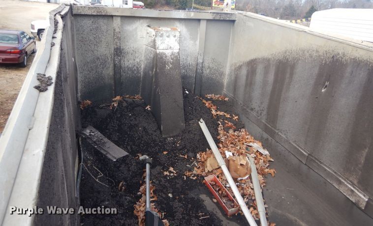 image for item HV9546 2000 Kenworth T800  dump truck