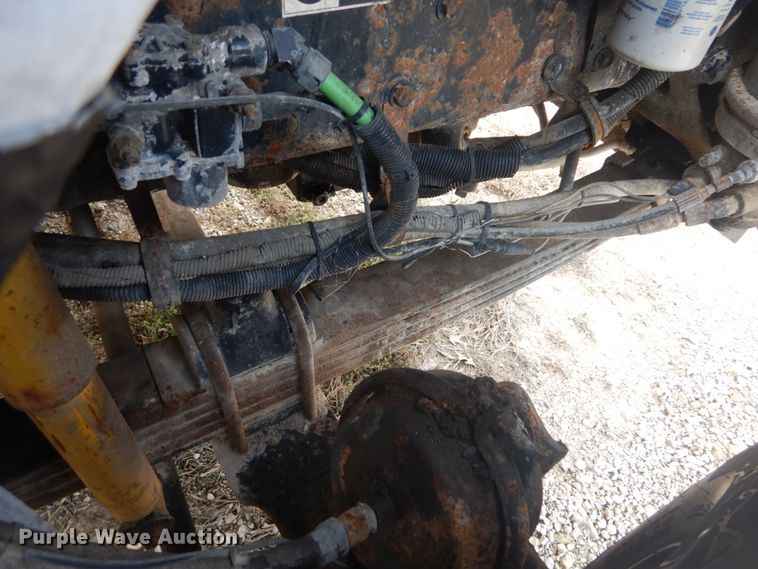 image for item HV9546 2000 Kenworth T800  dump truck