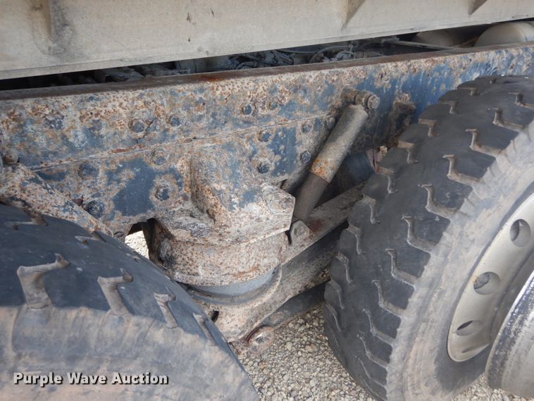 image for item HV9546 2000 Kenworth T800  dump truck